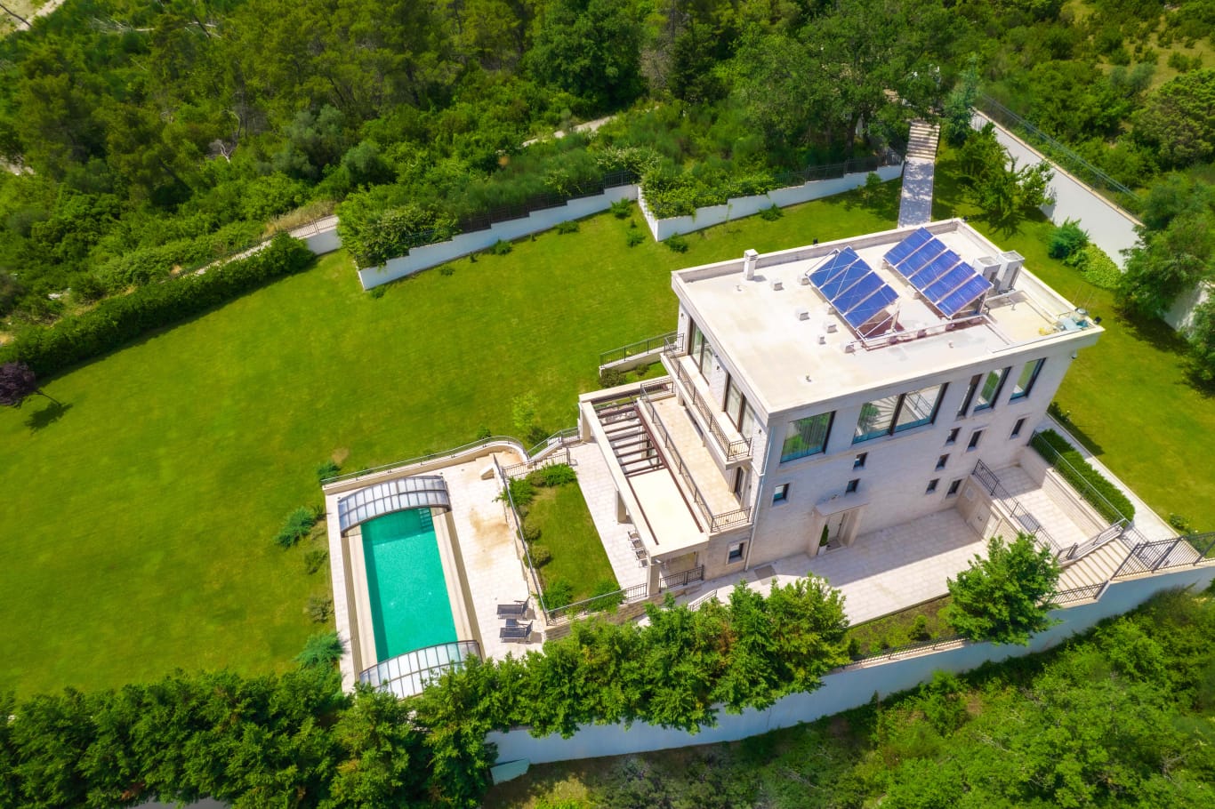 Image of Villa - 6 Bedrooms - 2 Bathrooms for Sale in Tivat-Mrcevac-Montenegro, Image 12